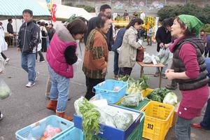 地元産野菜の即売