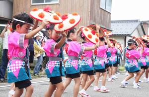 十日区子ども踊り