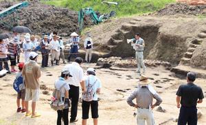 製塩遺跡現場説明