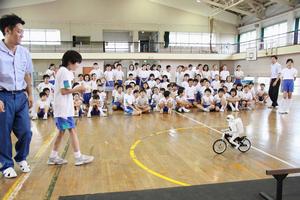 ロボットを操縦
