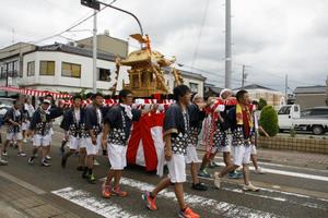 稲荷山区の神社神輿