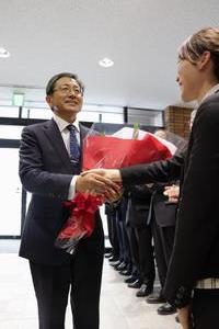 市長初登庁