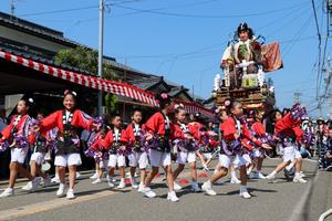 上八日区の子ども踊りの写真