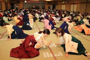 競技かるた全国女流選手権大会の写真