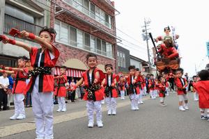 十日区の子ども踊りの写真