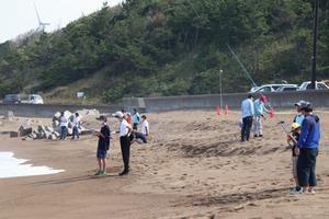 波松海岸で釣り大会