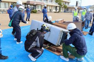 転倒家具からの救出