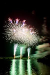 北潟湖の夜空に咲く花火