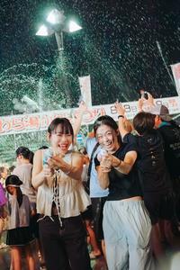 湯かけまつりの様子